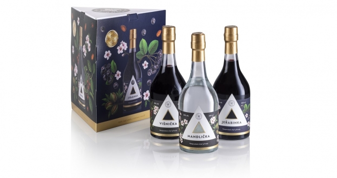 Oceněné přírodní ovocné likéry Ratafia Almond Spirit vstupují na český trh