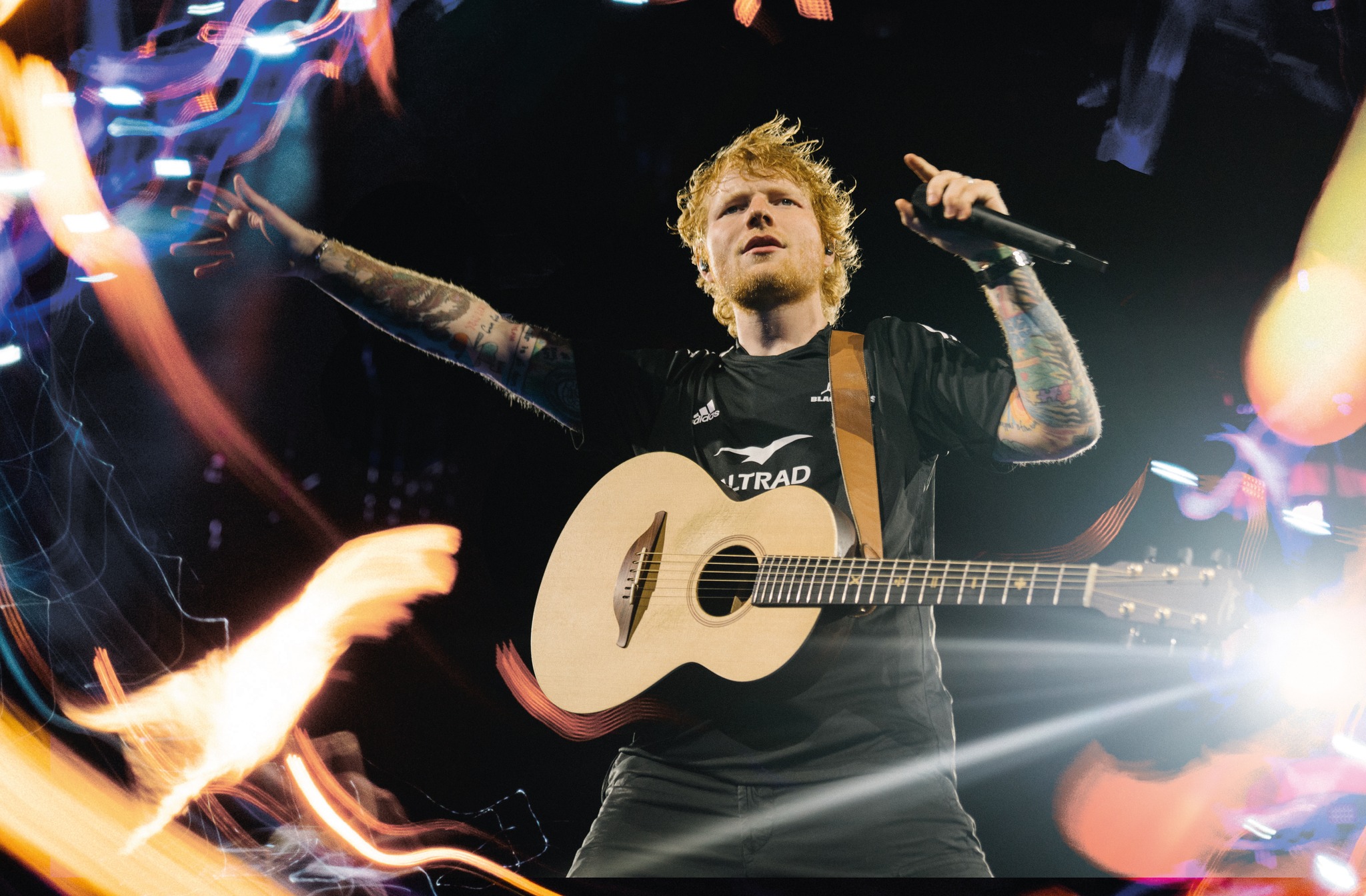 Červencové koncerty Eda Sheerana slibují pestrý doprovodný program s Benem Cristovao,  Pokáčem nebo Thomem Artwayem
